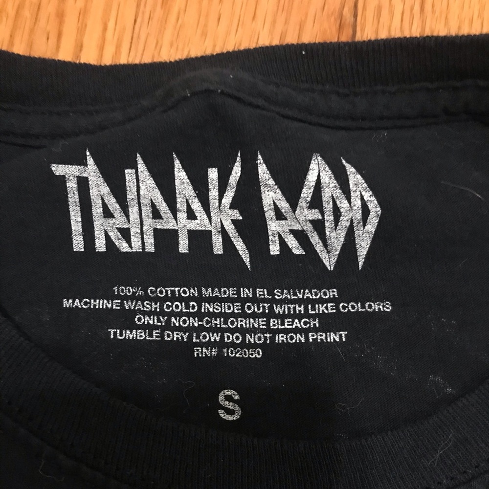 Trippy red tee - Picture 3 of 3